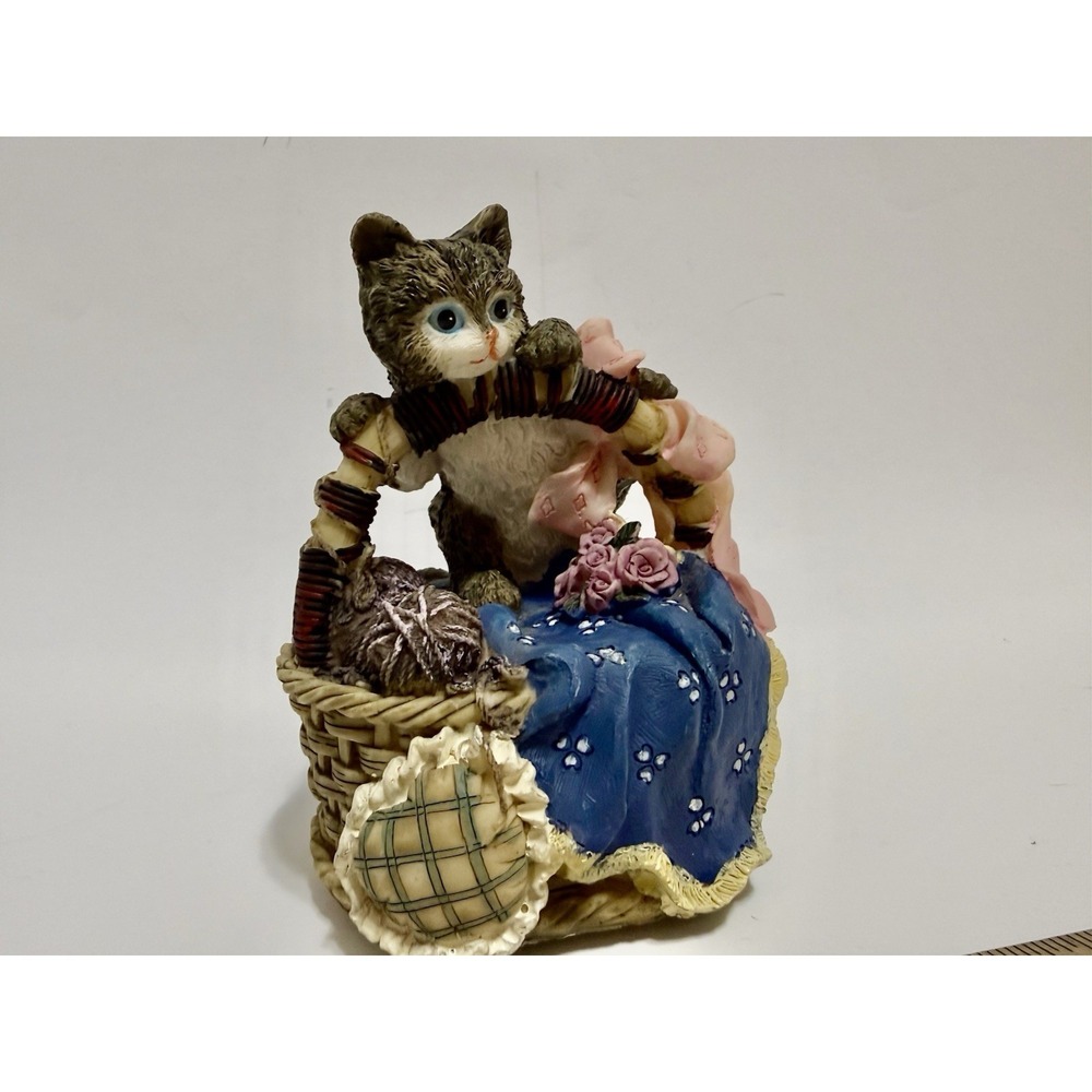 Vintage Cat Sewing Basket Music Box Figurine Kitten Yarn Quilt Cottagecore Decor